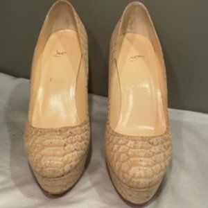 Christian Louboutin Bianca 120 Liege Embosse BG72 Beige EU:38 US:7.5
